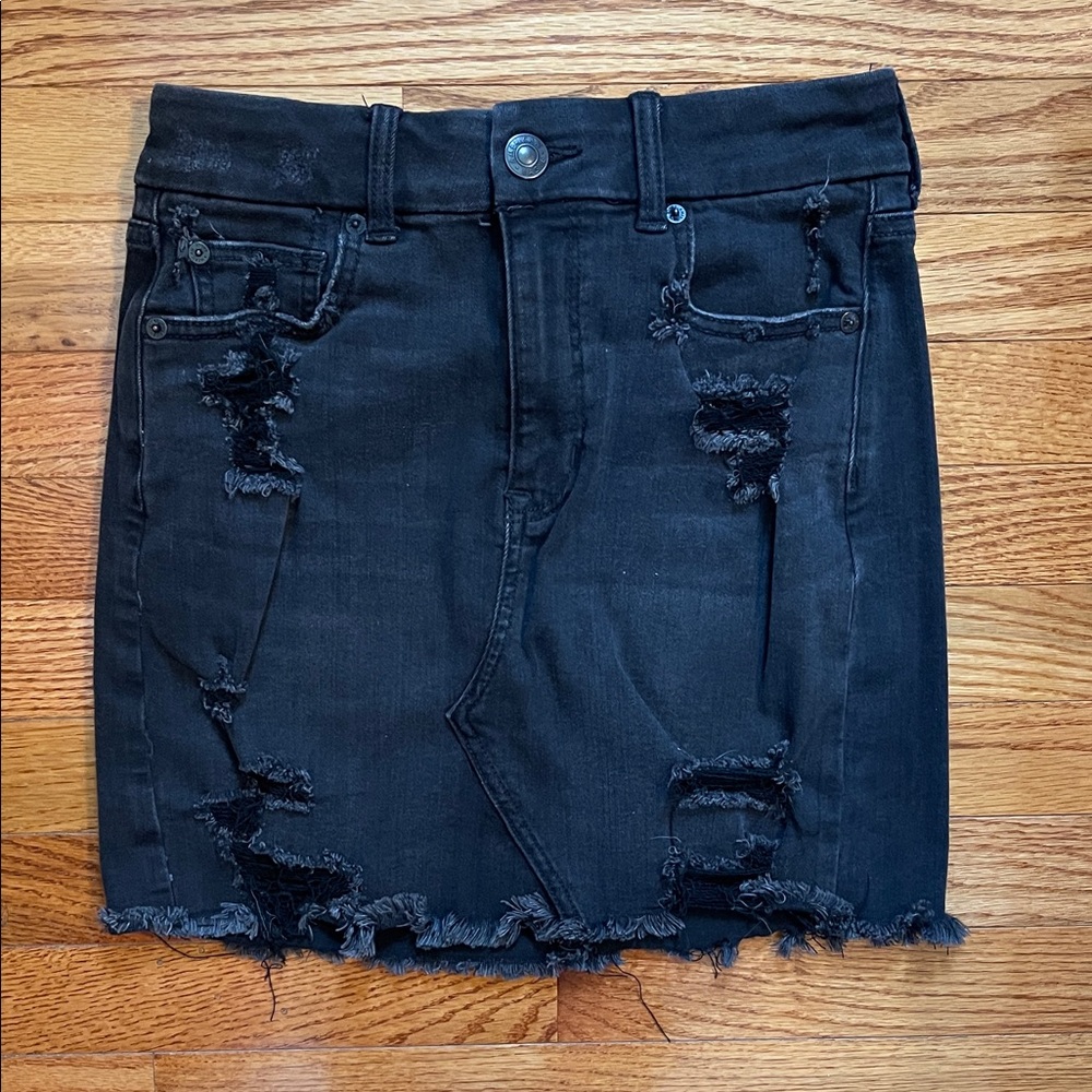 American Eagle Distressed Edgy Washed Black Jean Skirt Women’s 4